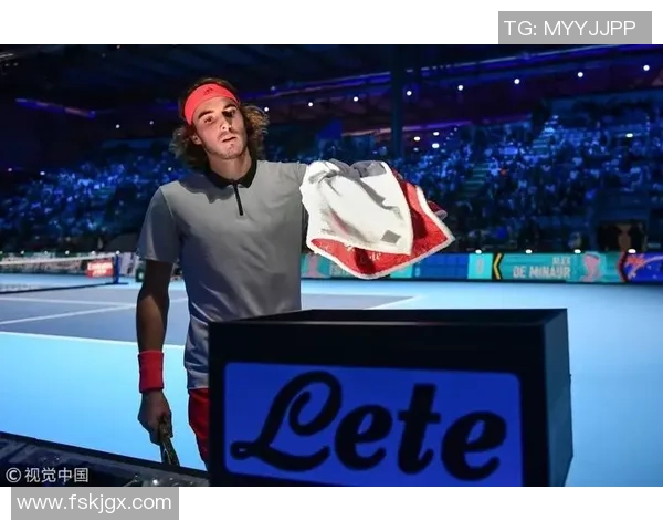 毛巾足球球星的成长历程与辉煌成就背后的人生故事